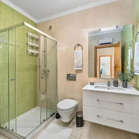 Pool With 10' Away - Comfort And Tranquility Apartamento
