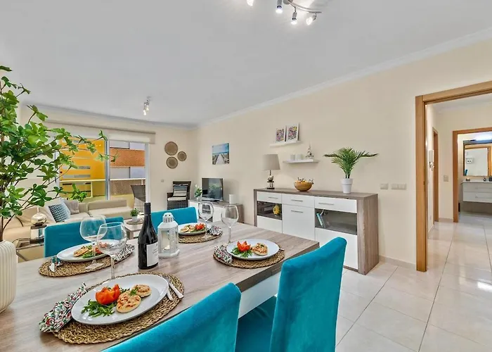 Pool With 10' Away - Comfort And Tranquility Apartman