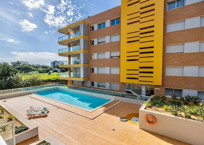 Pool With 10' Away - Comfort And Tranquility